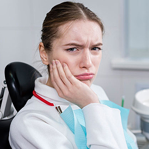 Throwing Light on Dental Emergency | Best Dentist Stuart